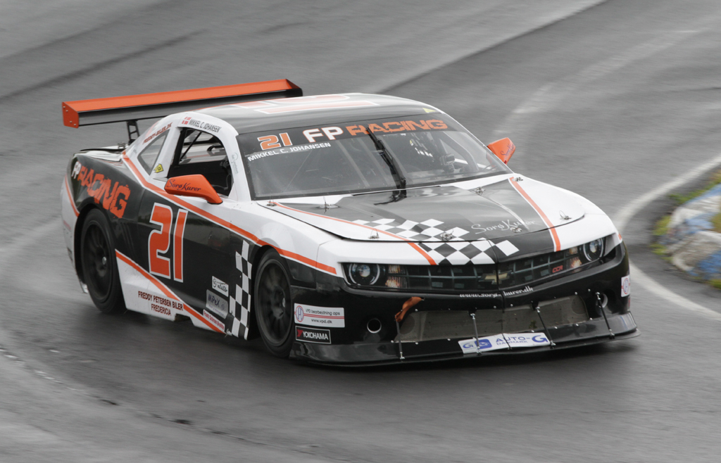 Selv om der kom lidt regn i løb to, kunne Mikkel styre den nye racer rundt.
(Foto: Motorsporten.dk)